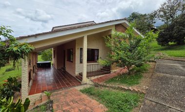 SE VENDE FINCA CON DOS CASAS EN TERRENO DE 7.846 MT- SILVANIA CUNDINAMARCA