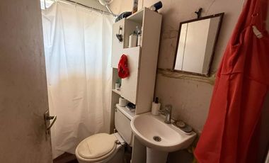 Terreno con Casa, 173 M², Habitacional o Comercial, El Bosque