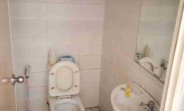 Disewakan rumah 2 lt 8 x 20 m2 di Golf Lake Residences Cengkareng ada 3+1  kt 3+1 km unfurnished carport 2 mobil, min sewa 2 thn, lagi renovasi, survei yuk!