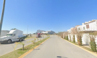 C. Agua Marina, Valle Real, 88276 Nuevo Laredo, Tamps., México.  Hermosa casa en remate bancario. Oportunidad única de inversión. no créditos.