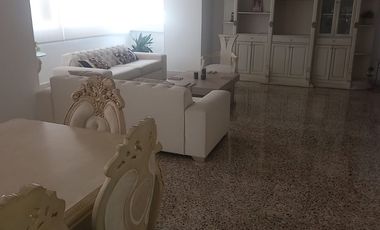 VENDO HERMOSO APARTAMENTO  EN SECTOR DE PORVENIR CON AREA DE 253MTS, UN APARTAMENTO POR PISO, ESTRATO 4