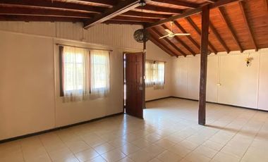 Venta de Casa de 150m², El Rosal, Ruta a Termas de Chillán.