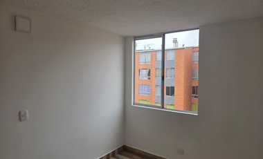 Apartamento remodelado con estudio y sala de estar – Conjunto Bambú, Ciudad Verde 🏢✨