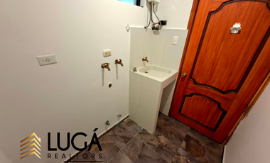 Departamento con salida directa al mar en venta, cerca al Mall del Pacífico, sector playa murciélago Manta, Ecuador