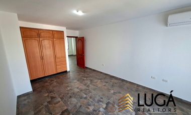 Departamento con salida directa al mar en venta, cerca al Mall del Pacífico, sector playa murciélago Manta, Ecuador