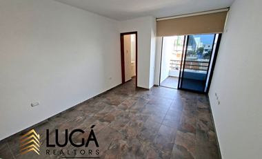 Departamento con salida directa al mar en venta, cerca al Mall del Pacífico, sector playa murciélago Manta, Ecuador