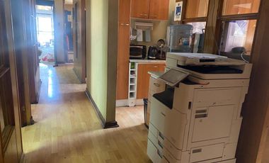Se Arriendan 2 oficinas, juntas , separadas o plantas libres, con 4 estacionamientos cada oficinas.