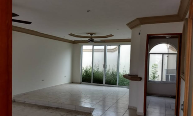 🔥 Casa en privada en Residencial La Jolla con 2 estacionamientos | Seguridad y alta plusvalía en Mexicali