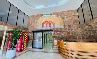 UF 8.000, Espectacular oficina en Venta Edificio Las Empresas, para Inversión Con estacionamiento y Bodega