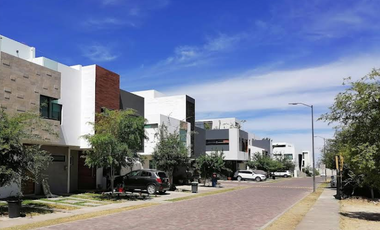 AMPLIA CASA EN VENTA A MITAD DE PRECIO EN ZAPOPAN CERCA DEL TECNOLOGICO