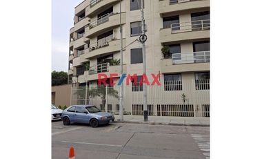 Amplio Departamento En Primer Piso En Surco –Valle Hermoso De 125.85 M², Excelente Ubicación Y Fácil Acceso