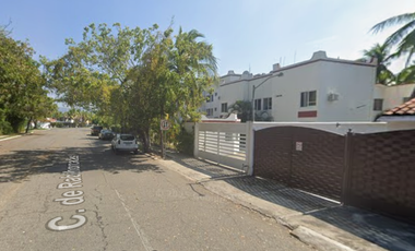 Departamento En Remate Bancario- Hacienda Real Suites, Ixtapa Zihuatanejo, Guerrero.