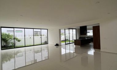 Casa en Renta o Venta Fraccionamiento Puerta Las Lomas