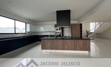 Casa en Renta o Venta Fraccionamiento Puerta Las Lomas