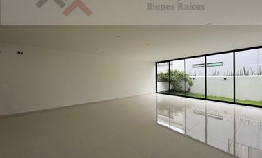 Casa en Renta o Venta Fraccionamiento Puerta Las Lomas