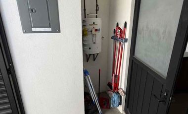 Casa en RENTA Toluca, dentro de fraccionamiento, zona plaza Santin.