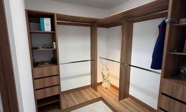 Casa en RENTA Toluca, dentro de fraccionamiento, zona plaza Santin.