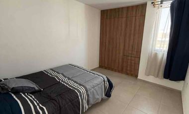 Casa en RENTA Toluca, dentro de fraccionamiento, zona plaza Santin.