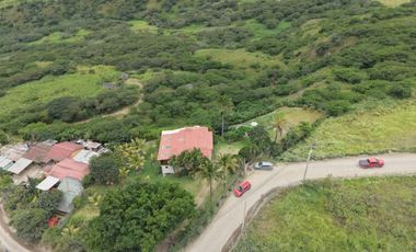 Hermosa quinta en venta con 3.500m2T en Yunguilla - Santa Isabel