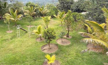 Hermosa quinta en venta con 3.500m2T en Yunguilla - Santa Isabel