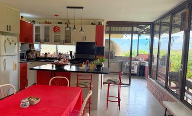 Hermosa quinta en venta con 3.500m2T en Yunguilla - Santa Isabel