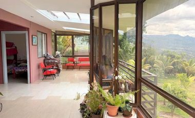 Hermosa quinta en venta con 3.500m2T en Yunguilla - Santa Isabel