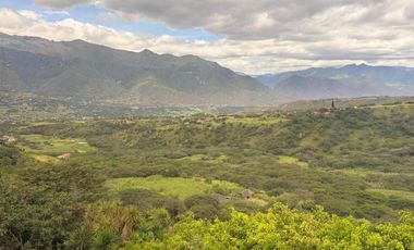 Hermosa quinta en venta con 3.500m2T en Yunguilla - Santa Isabel