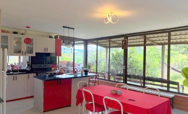 Hermosa quinta en venta con 3.500m2T en Yunguilla - Santa Isabel