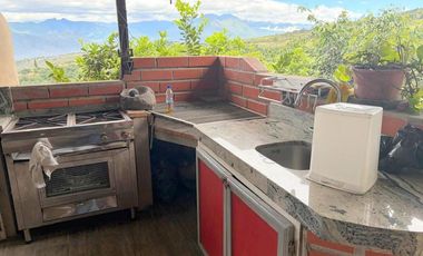 Hermosa quinta en venta con 3.500m2T en Yunguilla - Santa Isabel