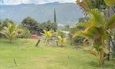 Hermosa quinta en venta con 3.500m2T en Yunguilla - Santa Isabel