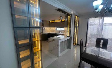 alquilo casa amoblada de tres dormitorios con baños