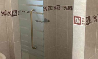 alquilo casa amoblada de tres dormitorios con baños