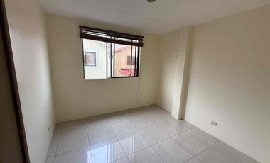 alquiler casa de Tres dormitorios con baños