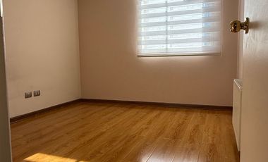 ARRIENDA DEPARTAMENTO 2 DORMITORIOS 2 BAÑOS CONDOMINIO LOS PABLOS