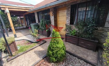 Hermosa Casa de Dos Pisos, 4 Dormitorios, 2 Baños, Villa Sodimac, Comuna de Quilicura.