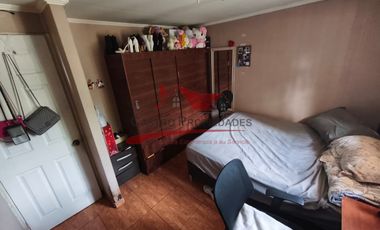 Hermosa Casa de Dos Pisos, 4 Dormitorios, 2 Baños, Villa Sodimac, Comuna de Quilicura.