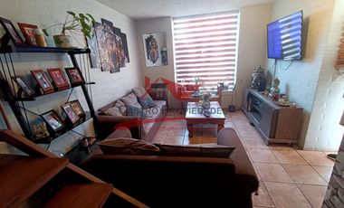 Hermosa Casa de Dos Pisos completamente solida, 3 Dormitorios, 2 Baños, Villa Los Altos de Quilicura, Comuna de Quilicura.