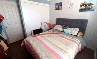 Hermosa Casa de Dos Pisos completamente solida, 3 Dormitorios, 2 Baños, Villa Los Altos de Quilicura, Comuna de Quilicura.