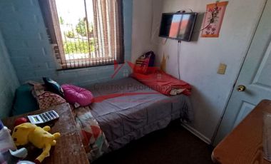 Hermosa Casa de Dos Pisos completamente solida, 3 Dormitorios, 2 Baños, Villa Los Altos de Quilicura, Comuna de Quilicura.