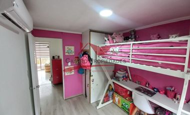 Hermosa Casa Dos Pisos, 3 Dormitorios, 3 Baños, Microbarrio Jardin del Norte ll, comuna de Quilicura.