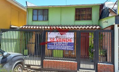Hermosa Casa de Dos Pisos con 3 Dormitorios, 2 Baños Villa Los Esteros, Comuna de Quilicura.
