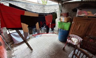 Casa de Dos Pisos Ampliada con 3 Dormitorios, 2 Baños, Villa Arturo Prat, Comuna de Quilicura.