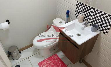 Hermosa Casa de Dos Pisos Ampliada con 3 Dormitorios, 2 Baños, Villa Jardin del Norte, Comuna de Quilicura.