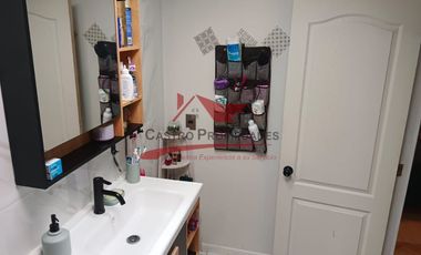 Hermosa Casa de Dos Pisos Ampliada con 3 Dormitorios, 2 Baños, Villa Jardin del Norte, Comuna de Quilicura.