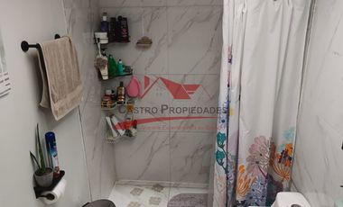 Hermosa Casa de Dos Pisos Ampliada con 3 Dormitorios, 2 Baños, Villa Jardin del Norte, Comuna de Quilicura.