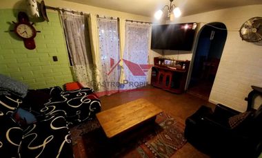 Hermosa Casa Dos Pisos, 5 Dormitorios, 2 Baños, Villa Tres Montes, Quilicura.