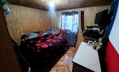 Hermosa Casa Dos Pisos, 5 Dormitorios, 2 Baños, Villa Tres Montes, Quilicura.