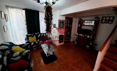 Hermosa Casa de Dos Pisos, 4 Dormitorios, 2 Baños, Villa Santa Luisa Norte, comuna de Quilicura.