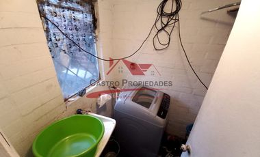 Hermosa Casa de Dos Pisos, 4 Dormitorios, 2 Baños, Villa Santa Luisa Norte, comuna de Quilicura.