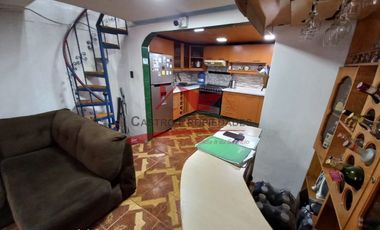 Casa de Dos Pisos con 4 Dormitorios, 1 Baño, Villa Santa Teresita, Comuna de Quilicura
